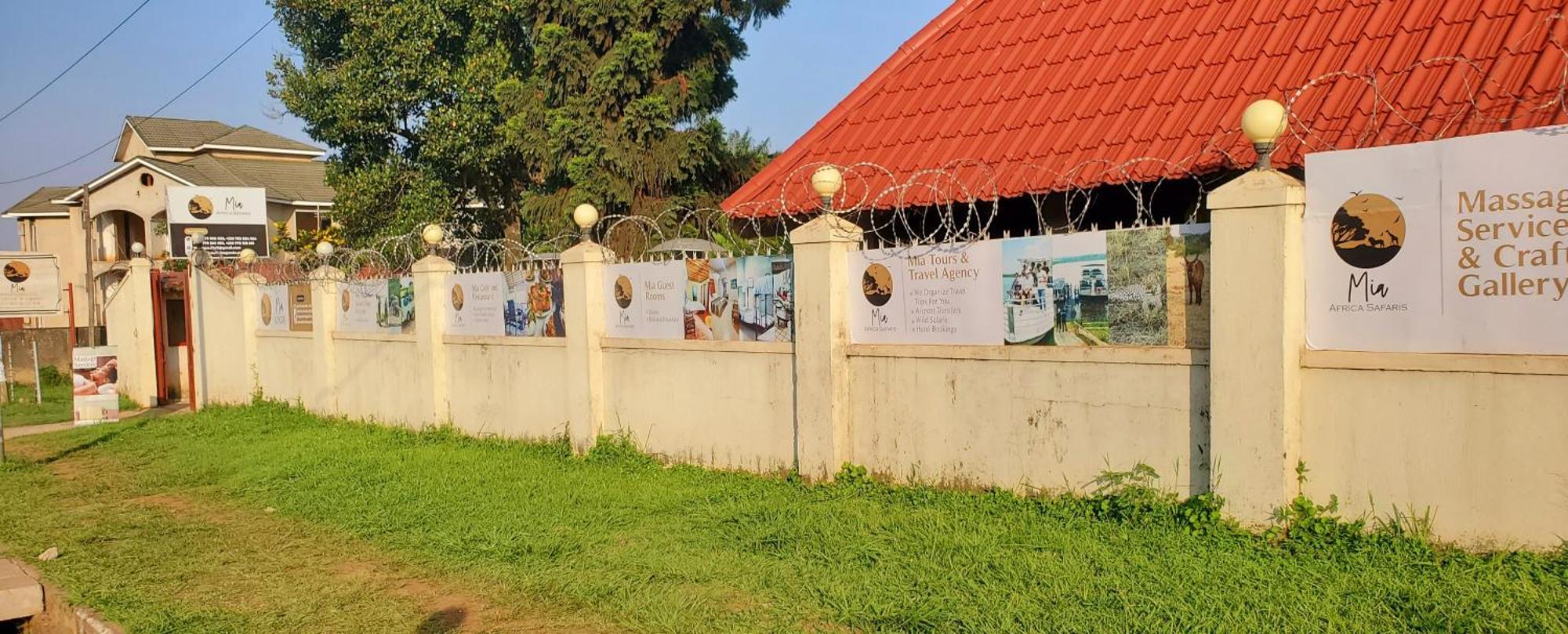 Mia Safari Lodge And Restaurant Entebbe Exterior photo